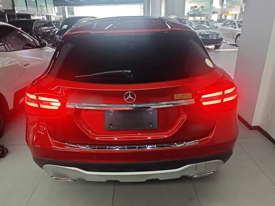 Mercedes Benz GLA