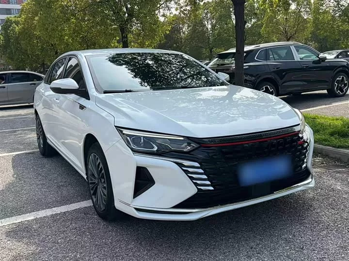 Dongfeng Yixuan MAX