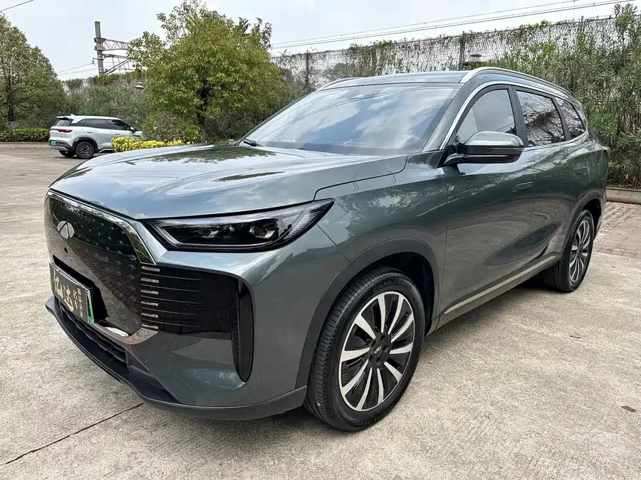Chery Fengyun T8