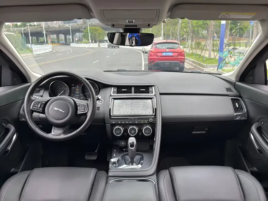 Jaguar E-PACE