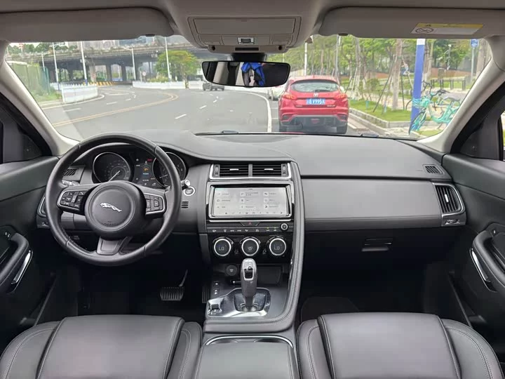 Jaguar E-PACE