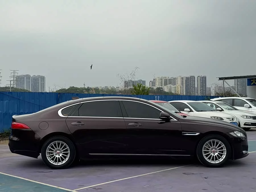 Jaguar XFL