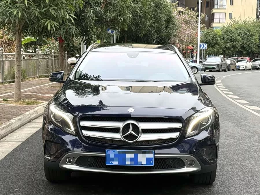 Mercedes Benz GLA