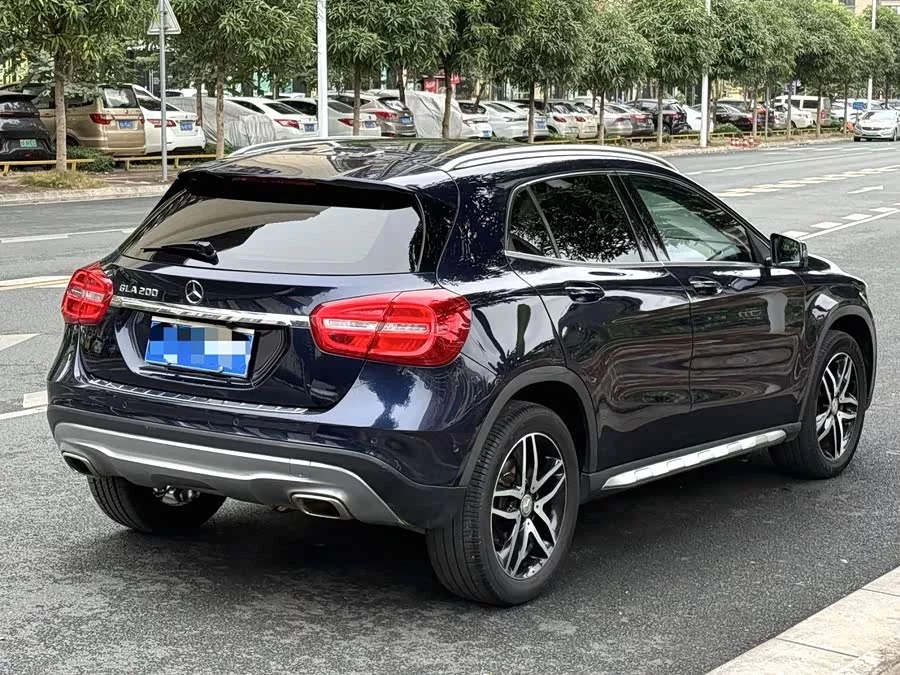 Mercedes Benz GLA