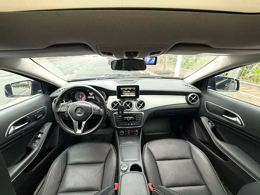 Mercedes Benz GLA