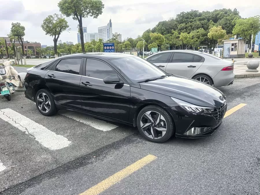 Hyundai Elantra