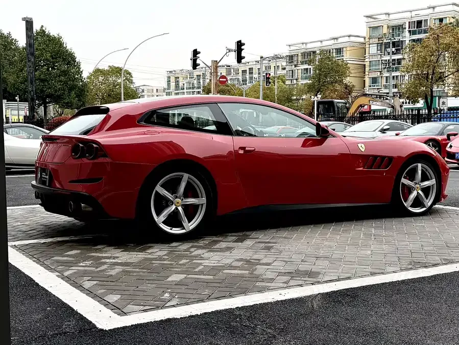 Ferrari GTC4Lusso