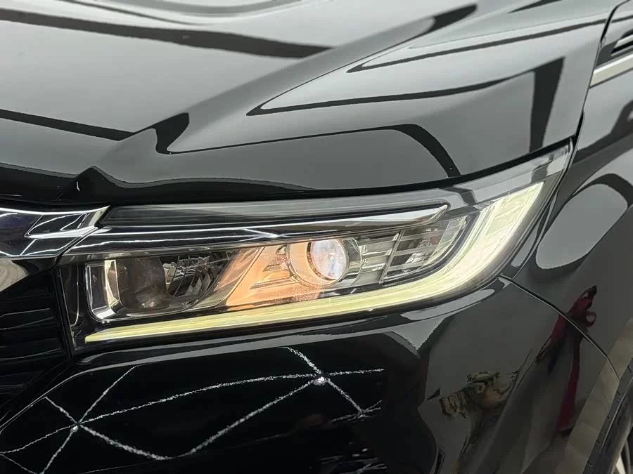 Honda Crown Road