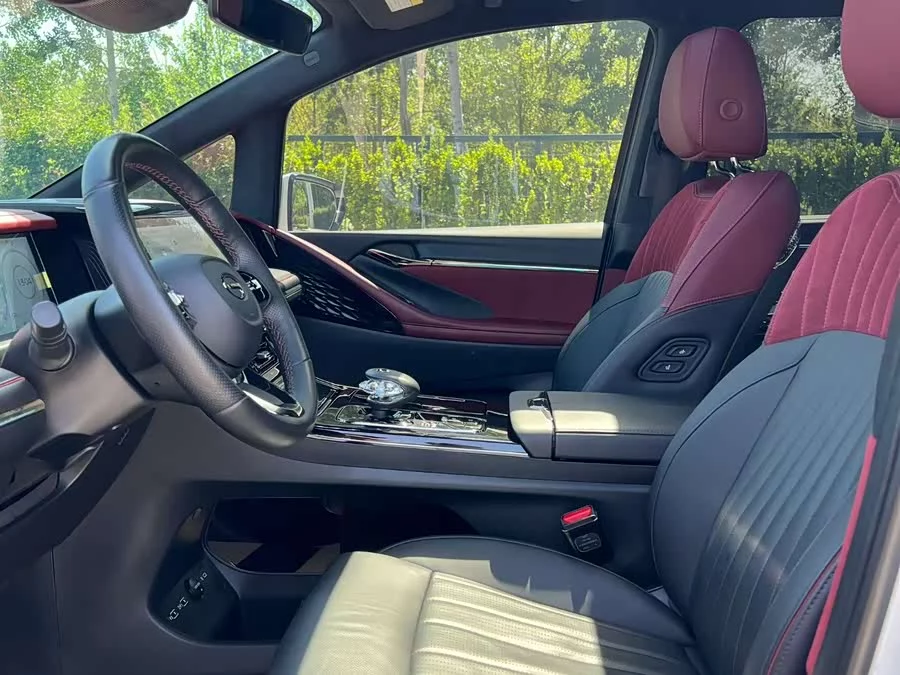 GAC Trumpchi M8