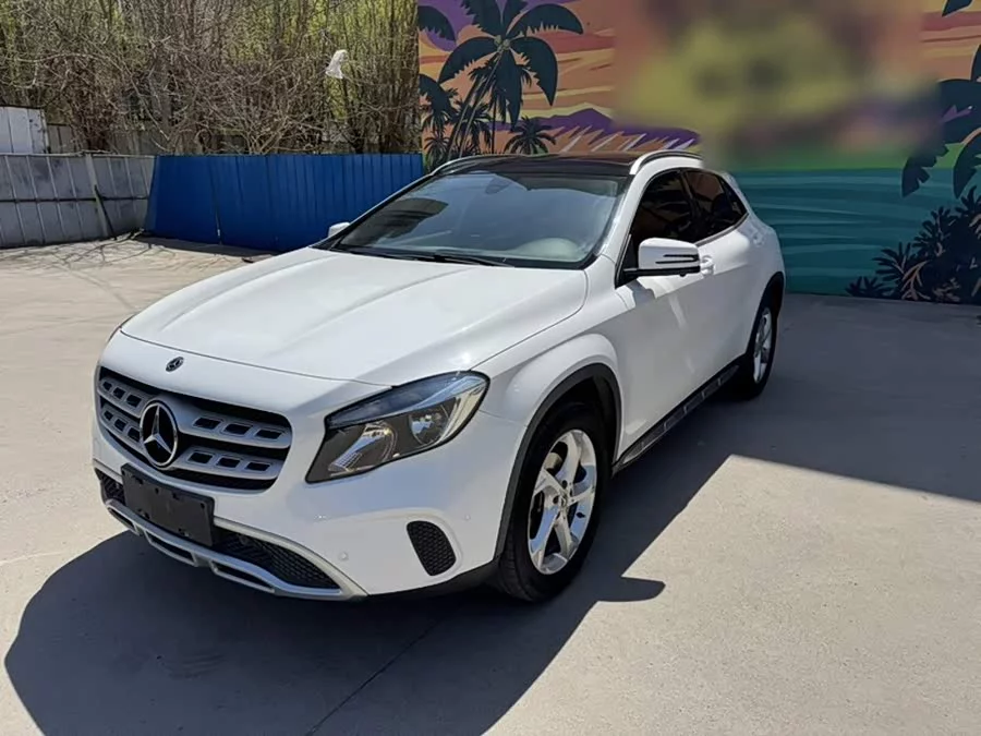 Mercedes Benz GLA