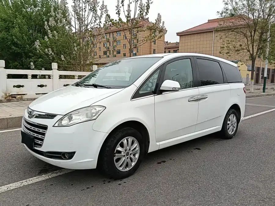 Luxgen U7 MPV