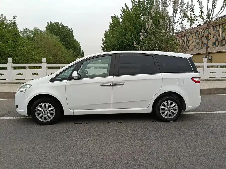 Luxgen U7 MPV