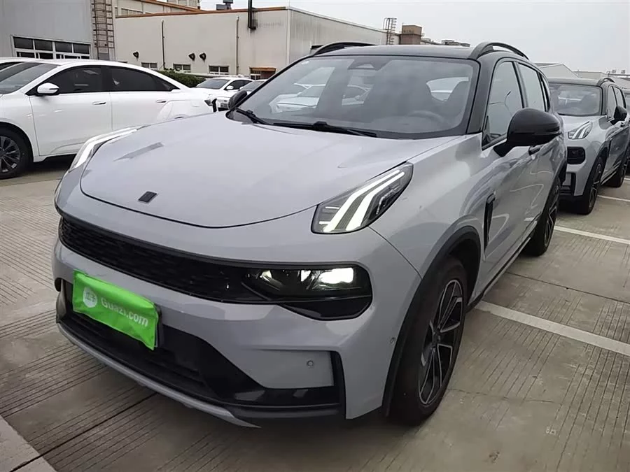 Lynk & Co 01