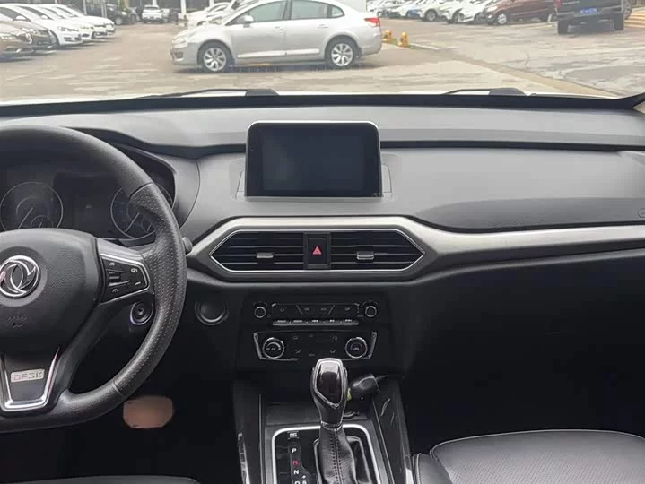 Dongfeng Scenery S560