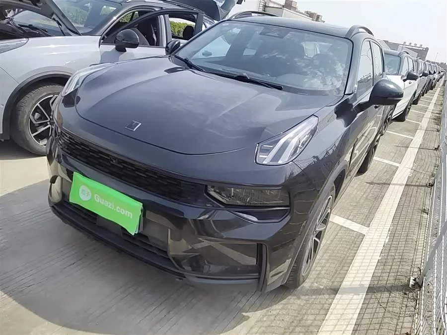 Lynk & Co 01