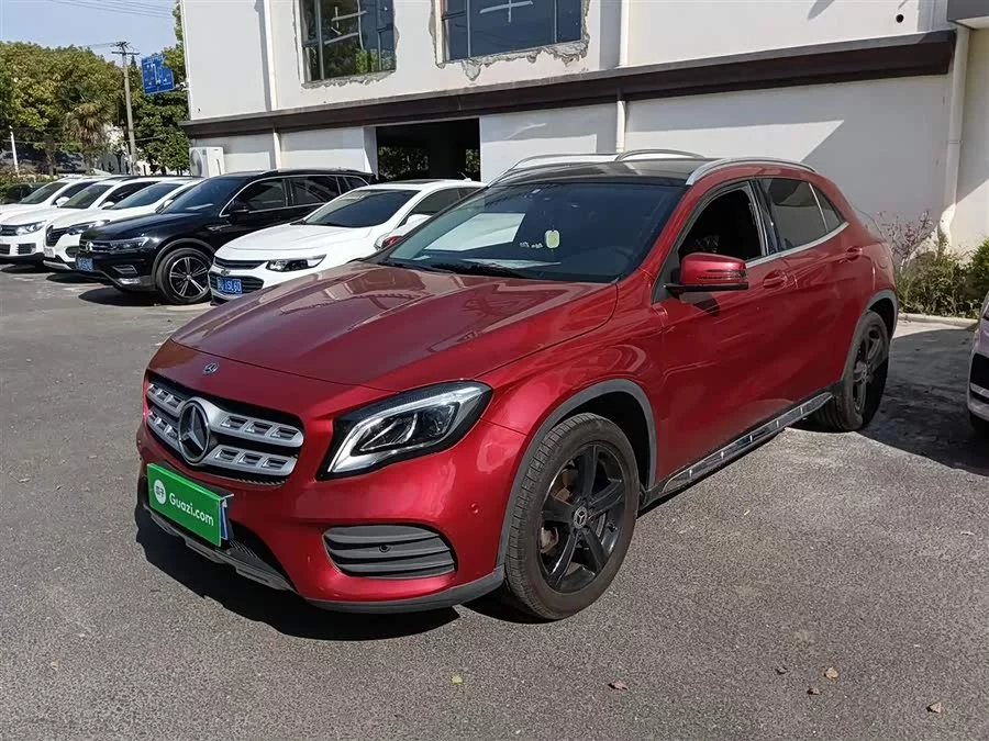 Mercedes Benz GLA