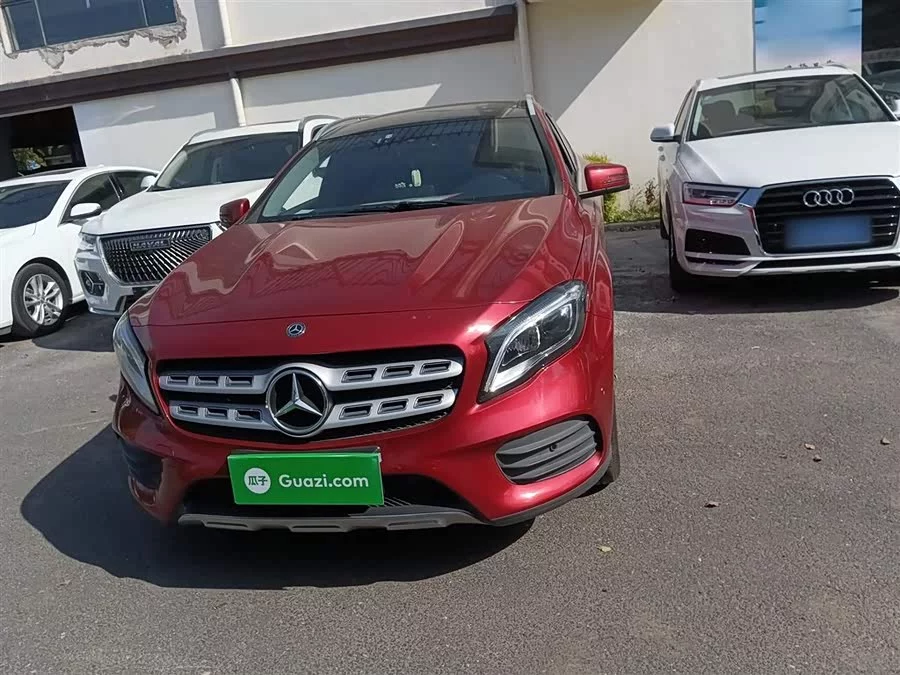 Mercedes Benz GLA