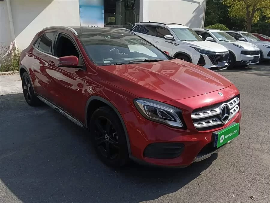 Mercedes Benz GLA