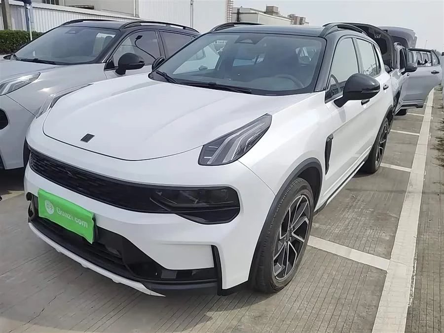 Lynk & Co 01