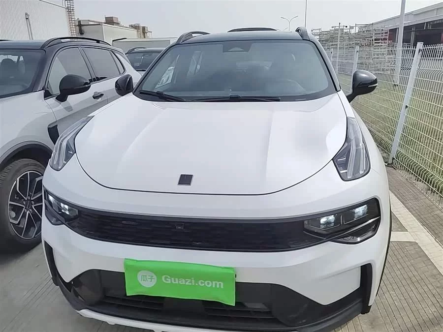 Lynk & Co 01
