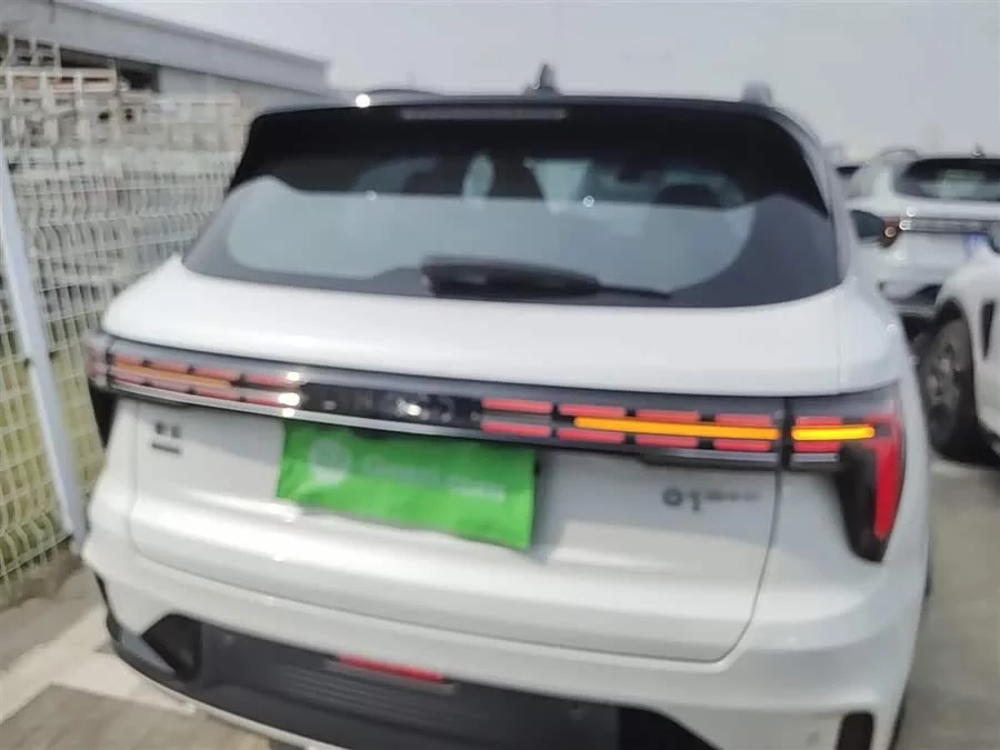 Lynk & Co 01