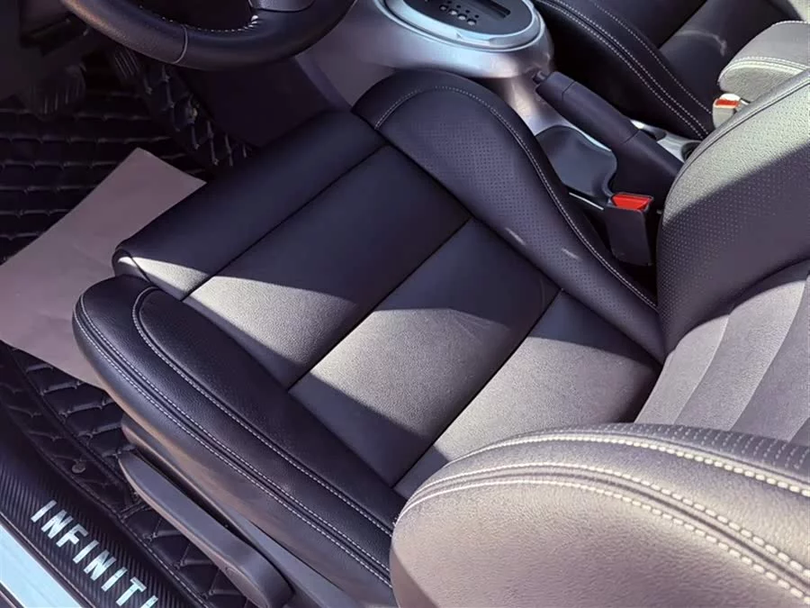 Infiniti ESQ