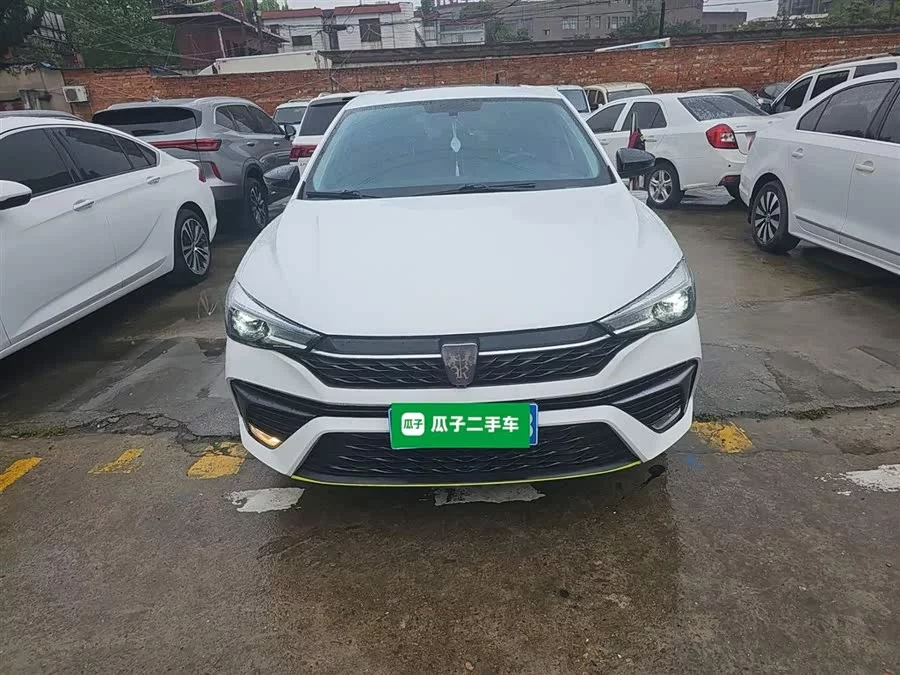 Roewe i5
