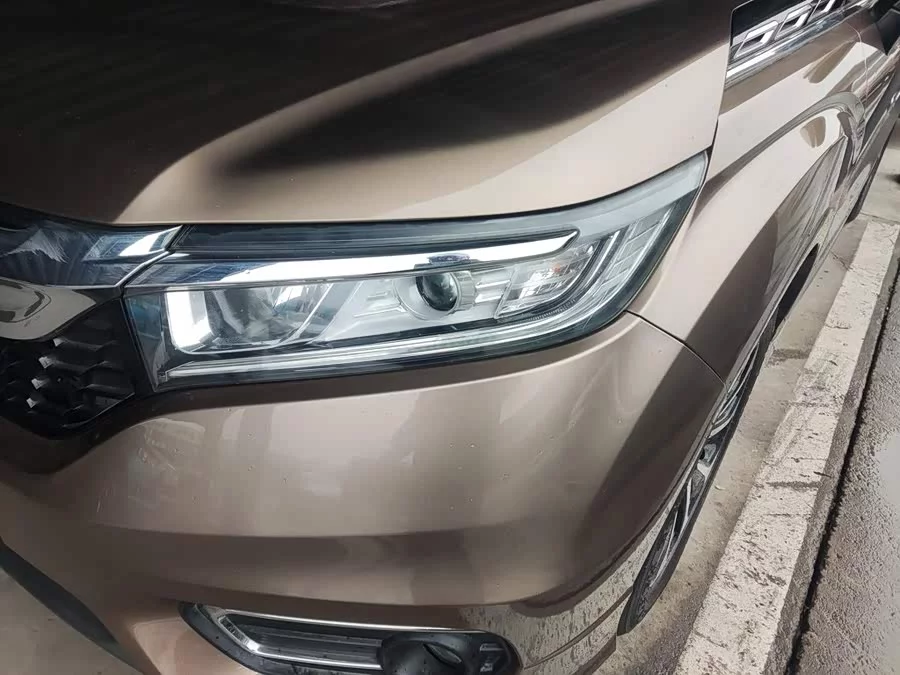 Honda Crown Road