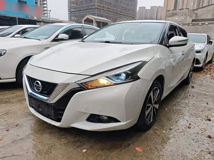 Nissan bluebird