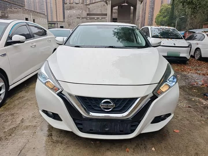 Nissan bluebird