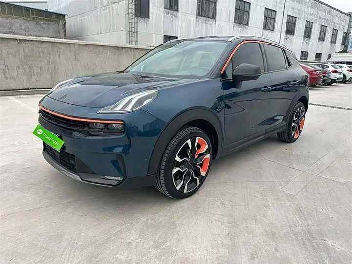 Lynk & Co 06