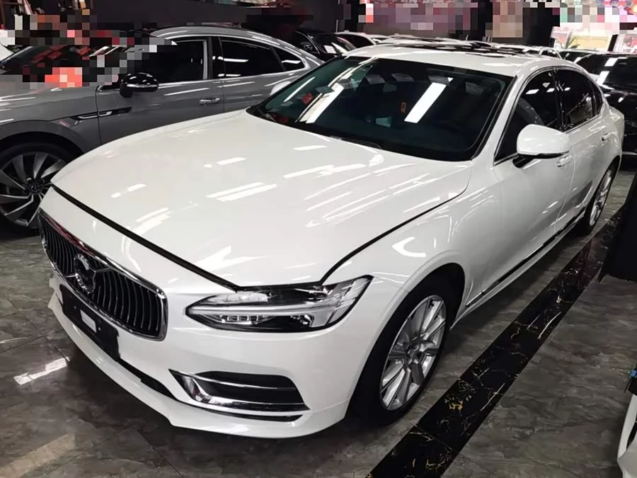 Volvo S90