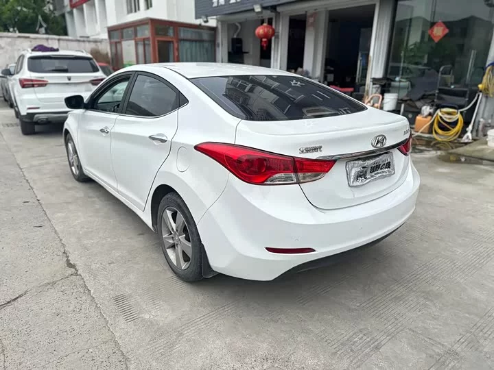 Hyundai Elantra