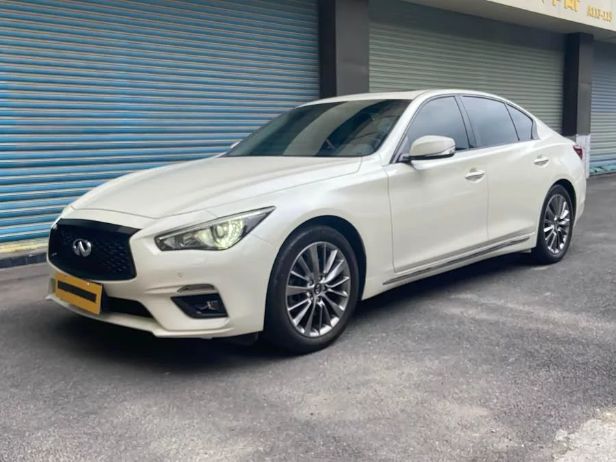 Infiniti Q50L