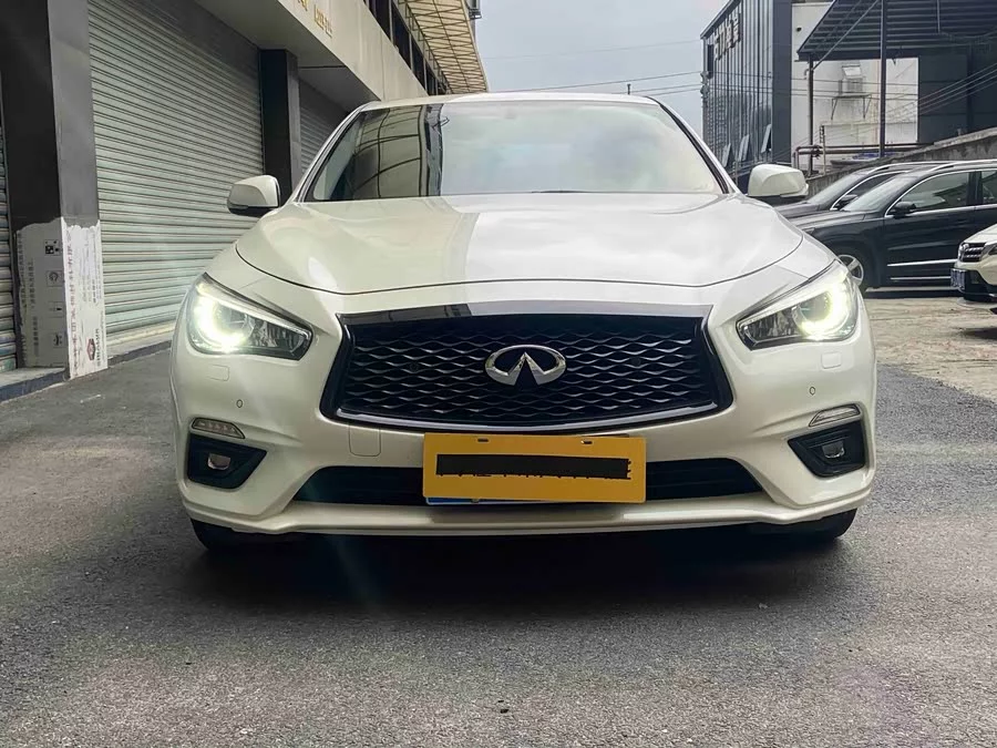 Infiniti Q50L
