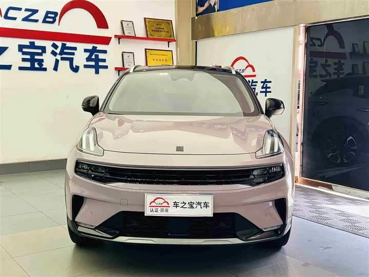 Lynk & Co 06