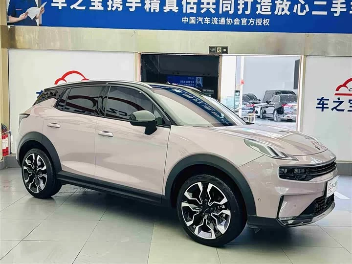 Lynk & Co 06