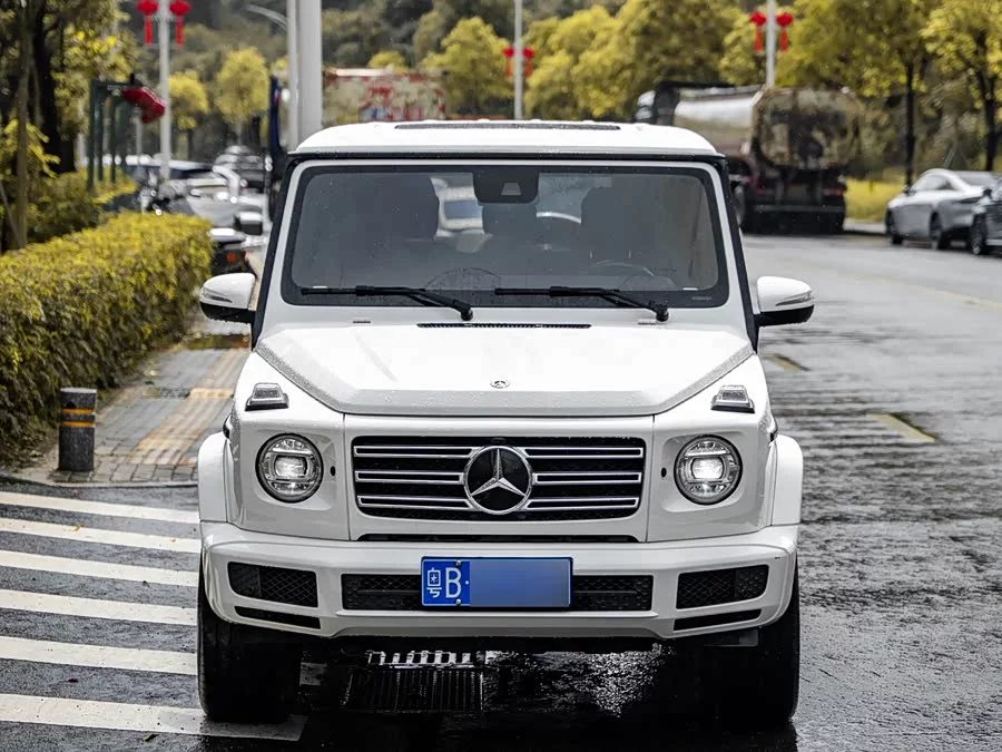 Mercedes Benz G-rated