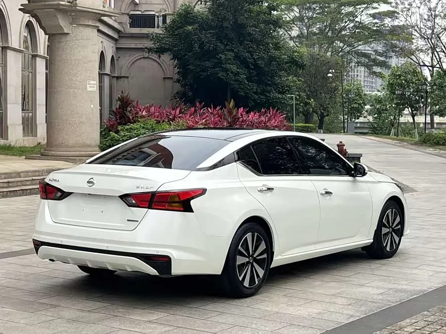 Nissan Teana