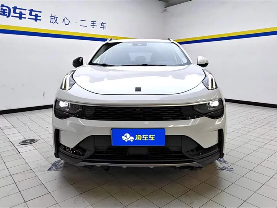 Lynk & Co 01