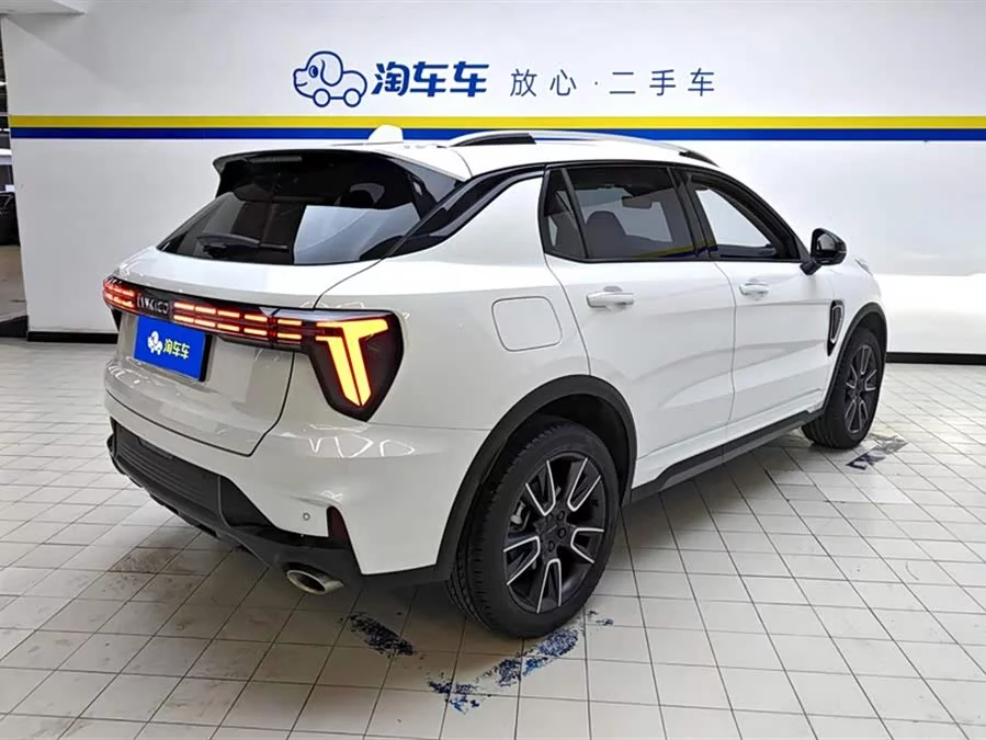 Lynk & Co 01
