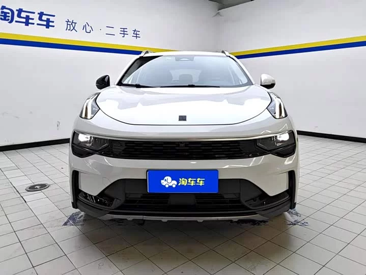 Lynk & Co 01