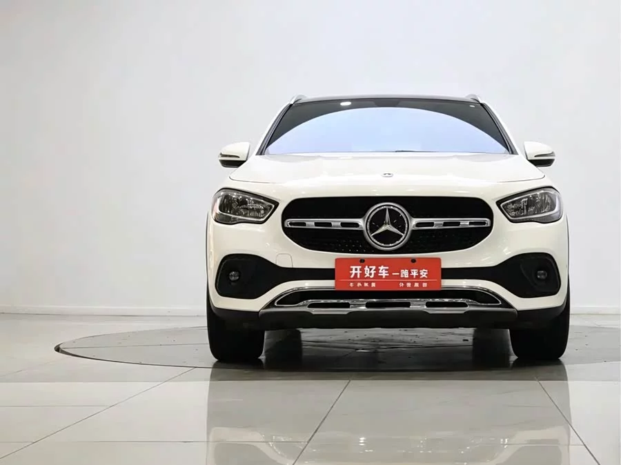 Mercedes Benz GLA