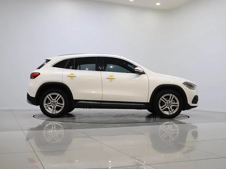 Mercedes Benz GLA