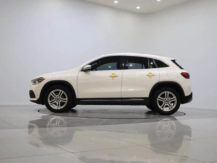Mercedes Benz GLA