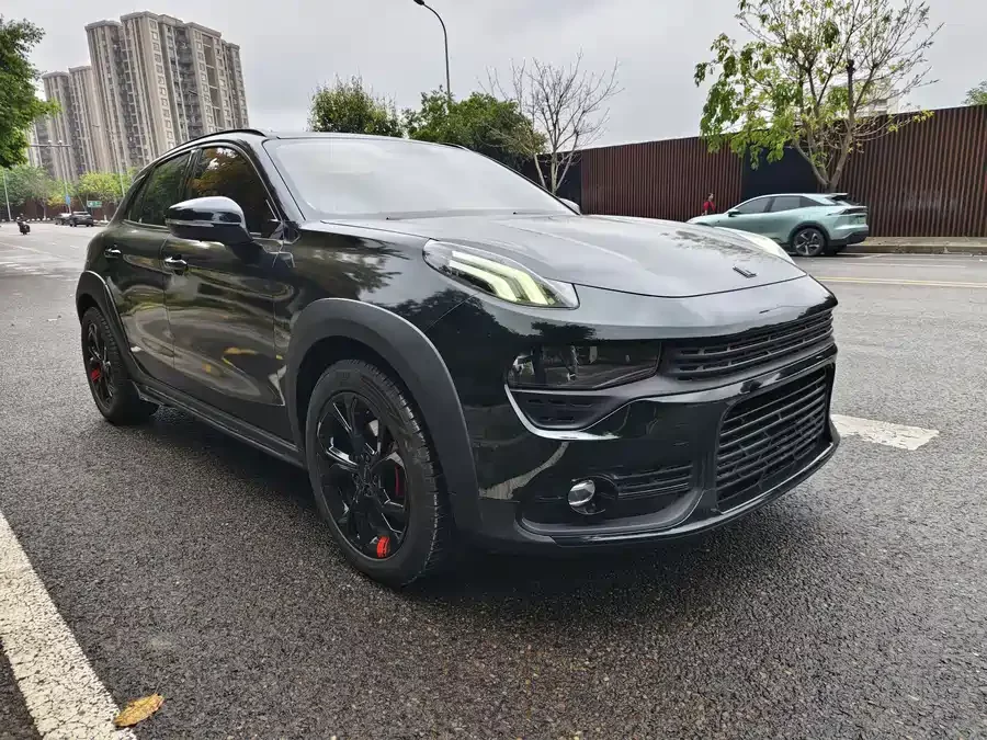 Lynk & Co 02