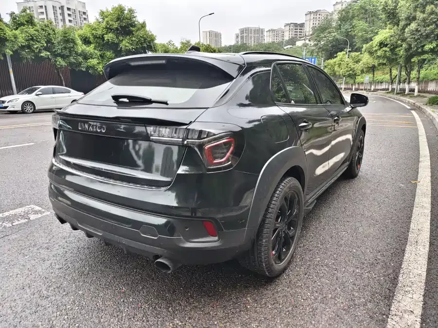 Lynk & Co 02