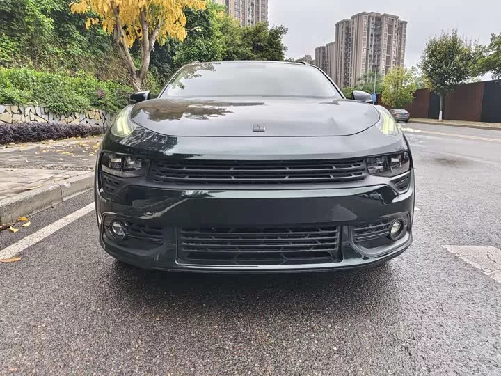 Lynk & Co 02