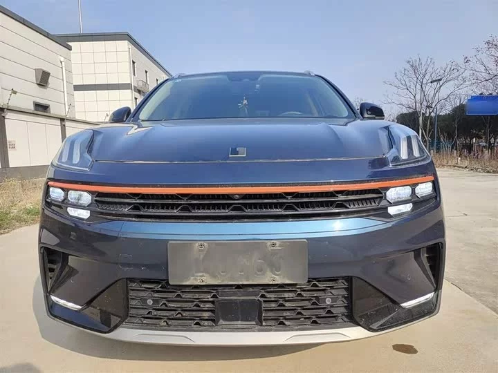 Lynk & Co 06