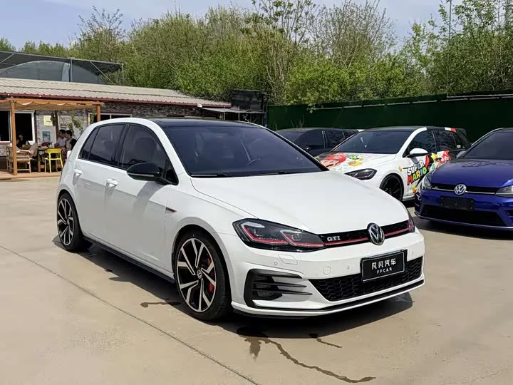 Volkswagen Golf GTI